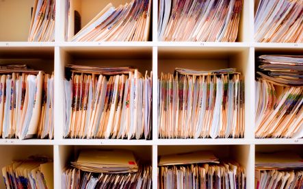 Jak rozpocząć poszukiwania genealogiczne i znaleźć przodków?